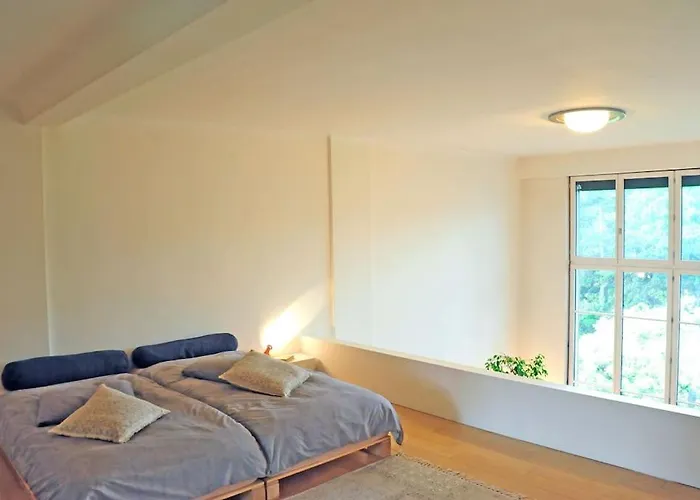 アパート Spacious Loft In With Stunning View