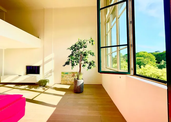 Spacious Loft In With Stunning View